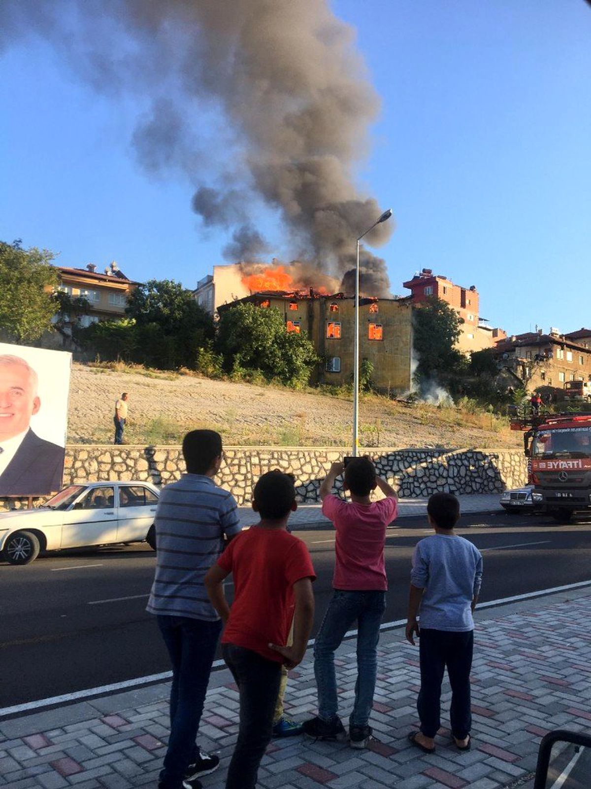 Denizli\'de ev yangını