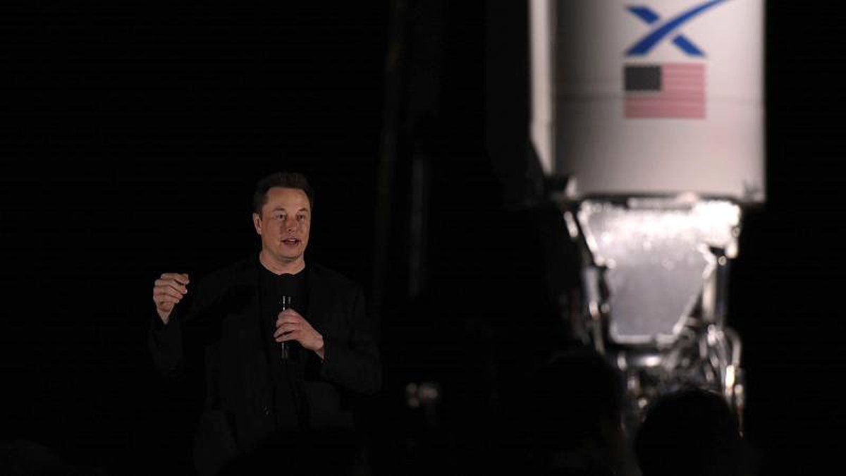 Elon Musk Mars\'a insan taşıyacak yeni uzay aracı Starship\'i tanıttı