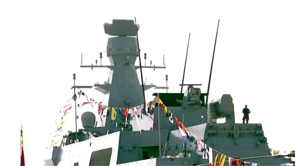 Erdoğan, Milli savaş gemisi Kınalıada\'nın Deniz Kuvvetleri\'ne teslim törenine katıldı