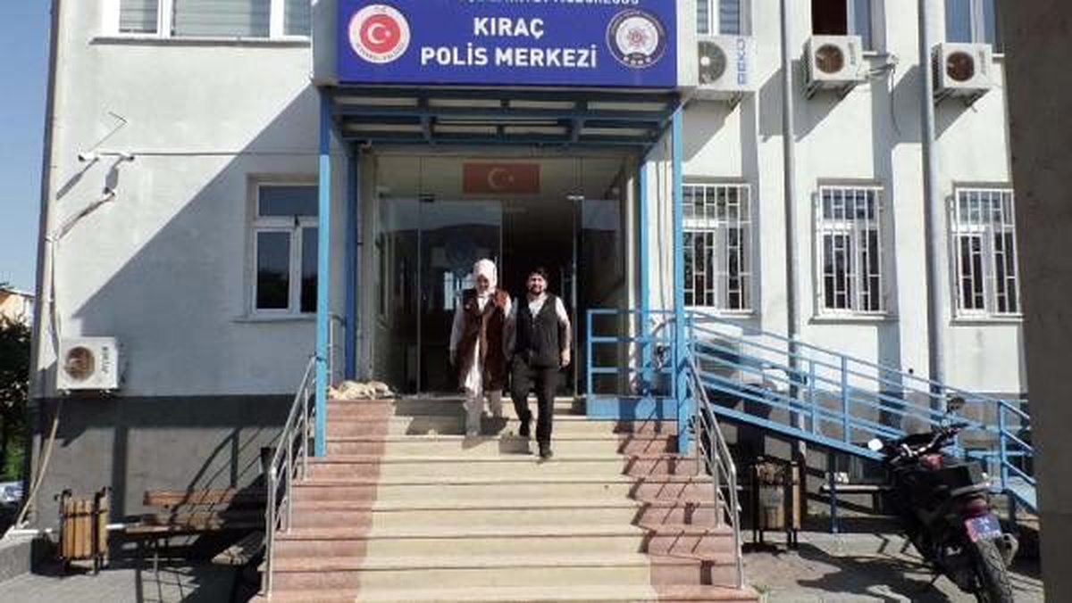 Esenyurt\'ta şiddet gördüğü iddiasıyla sosyal medyada gündeme gelen kadın konuştu