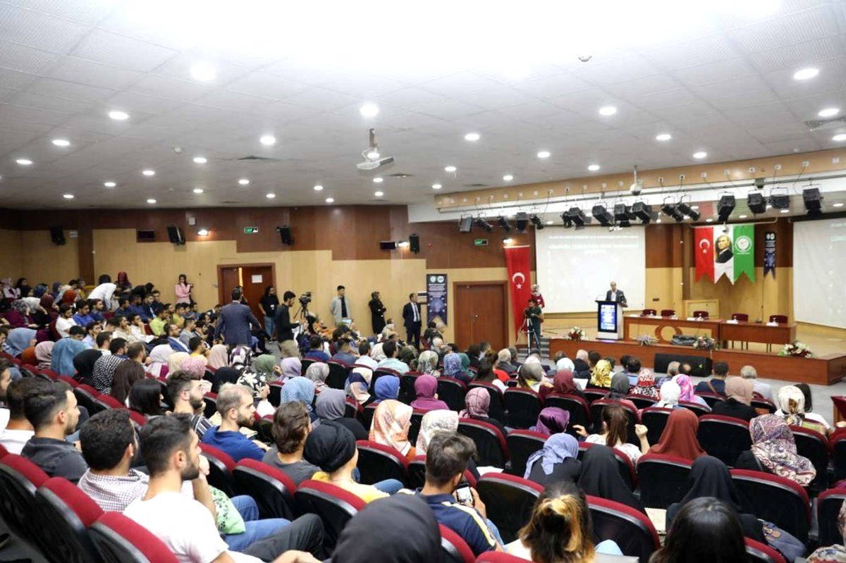 "Günümüz Gençliğinin Zihin Problemleri Çalıştayı" başladı