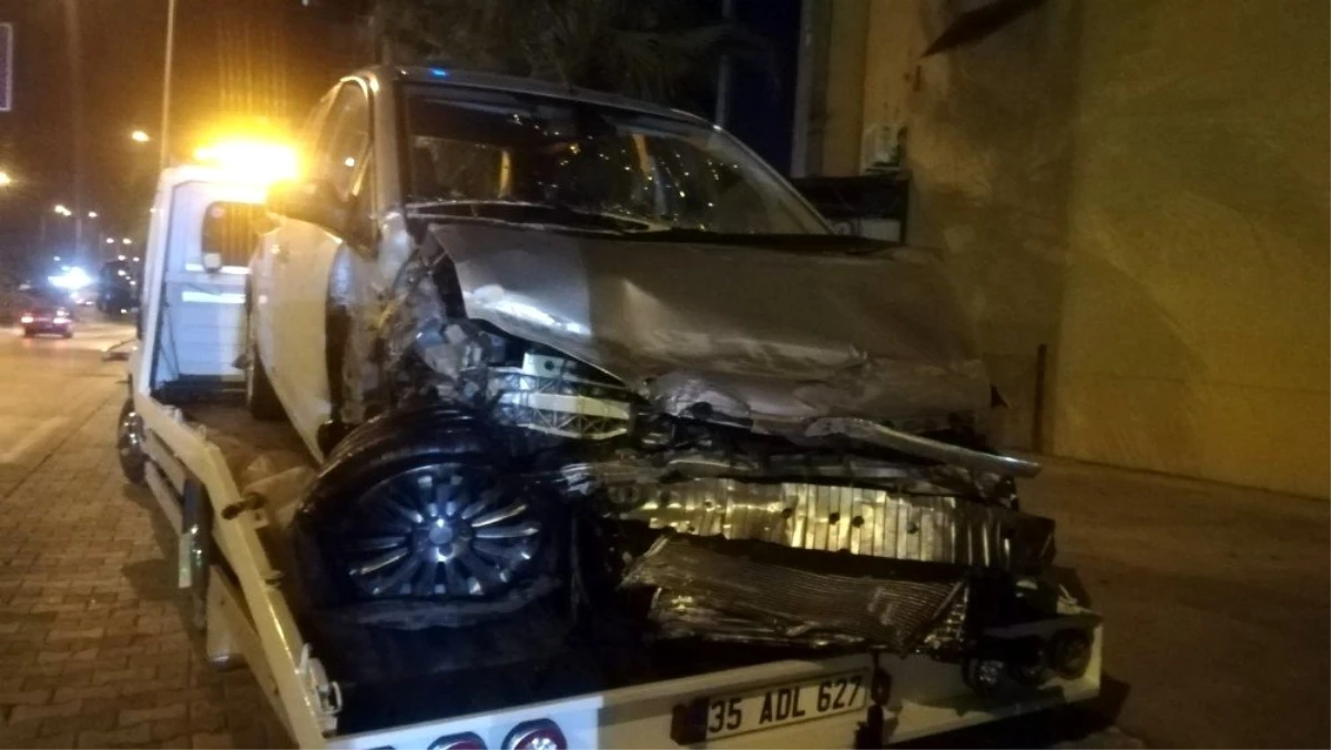 İzmir\'de feci kaza: 1\'i ağır, 5 yaralı
