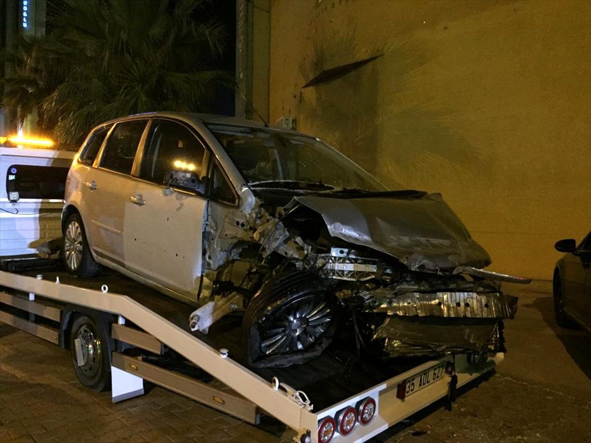 İzmir\'de trafik kazası: 5 yaralı