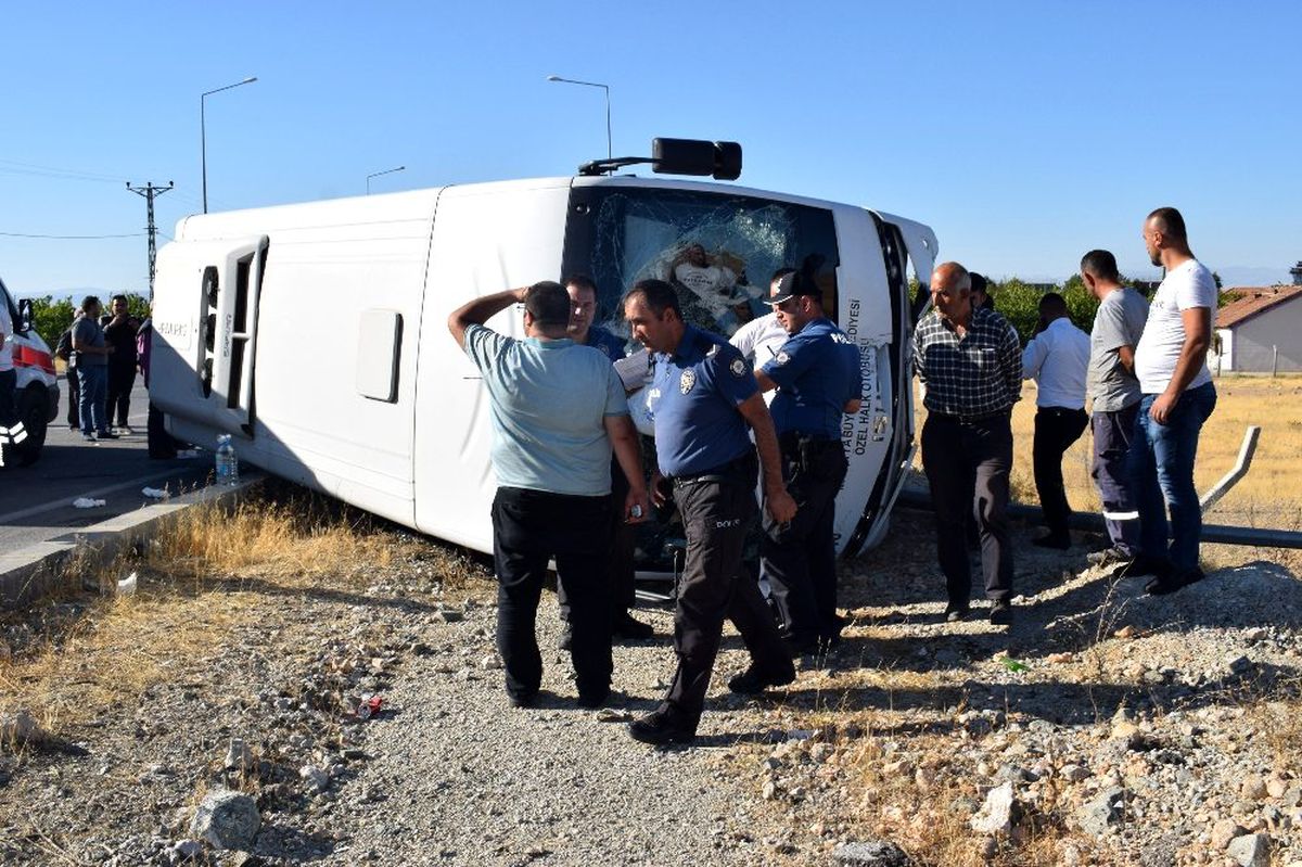 Malatya\'da halk otobüsü devrildi: En az 25 yaralı