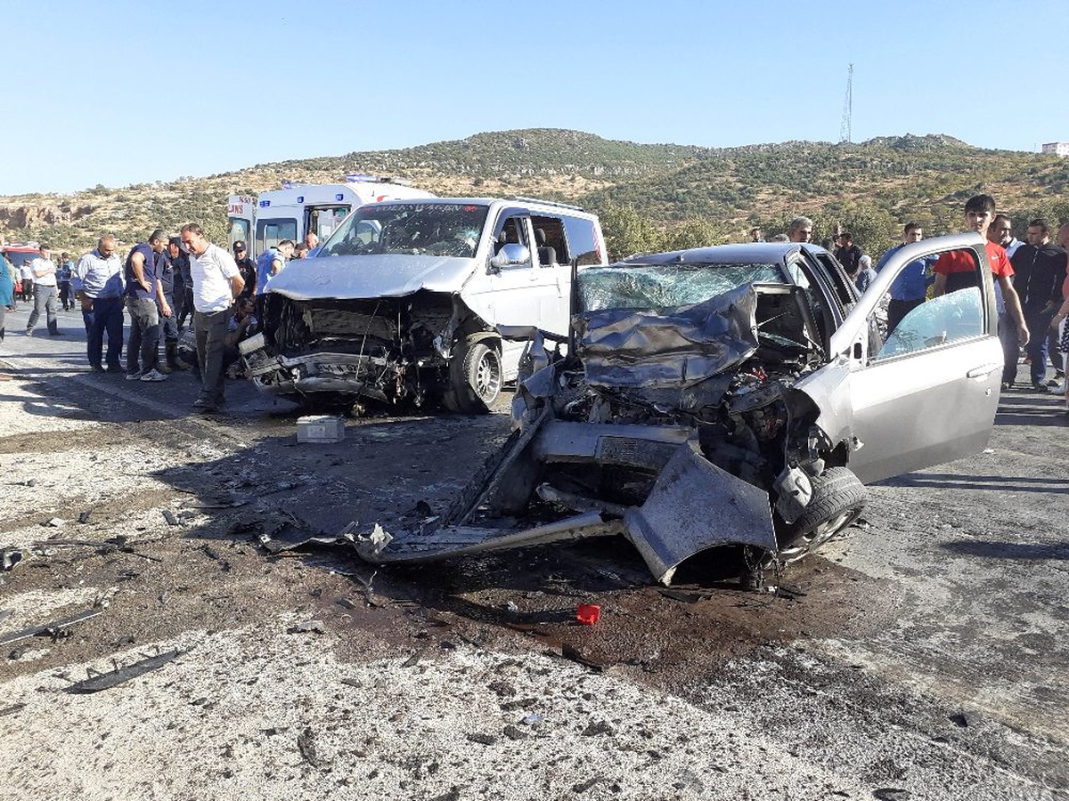 Nişan yolunda feci kaza: 7 yaralı