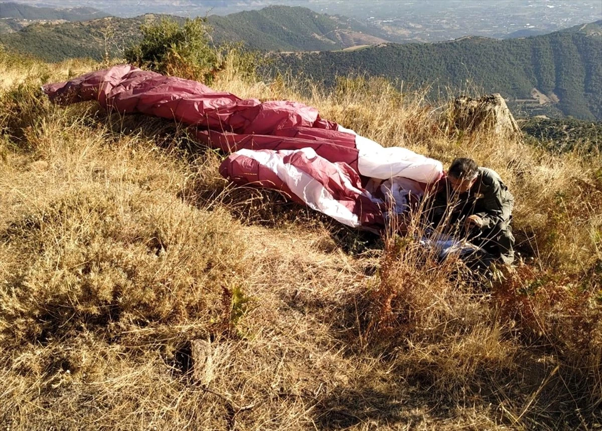 Ödemiş\'te paraşüt kazası: 1 ölü
