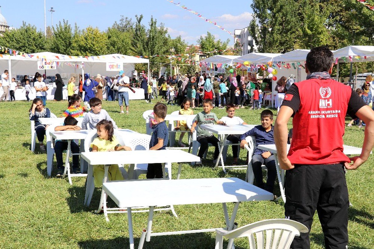 (Özel) Gösteri, deprem tatbikatının önüne geçti
