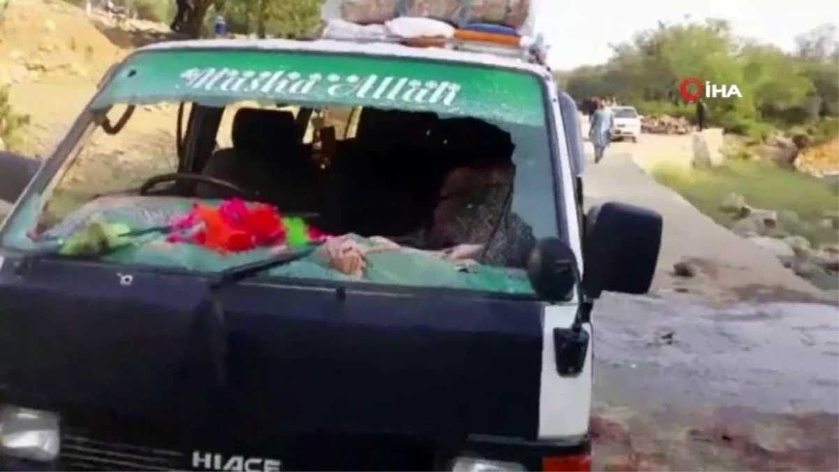 Pakistan\'da minibüse silahlı saldırı: 6 ölü, 5 yaralı