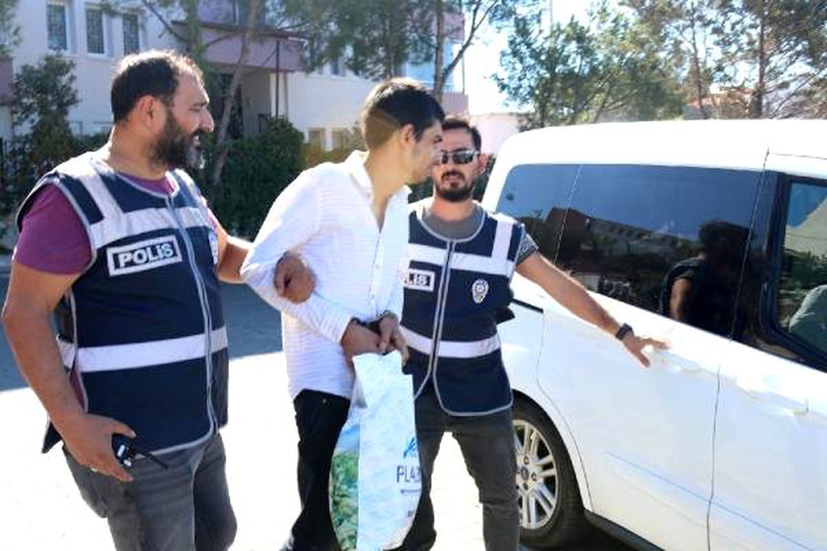 \'Polisim\' diyen telefon dolandırıcısı suçüstü yakalanıp tutuklandı