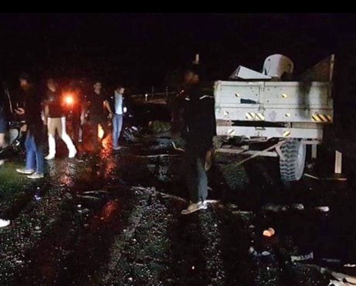 Traktör ile minibüs çarpıştı: 10 yaralı