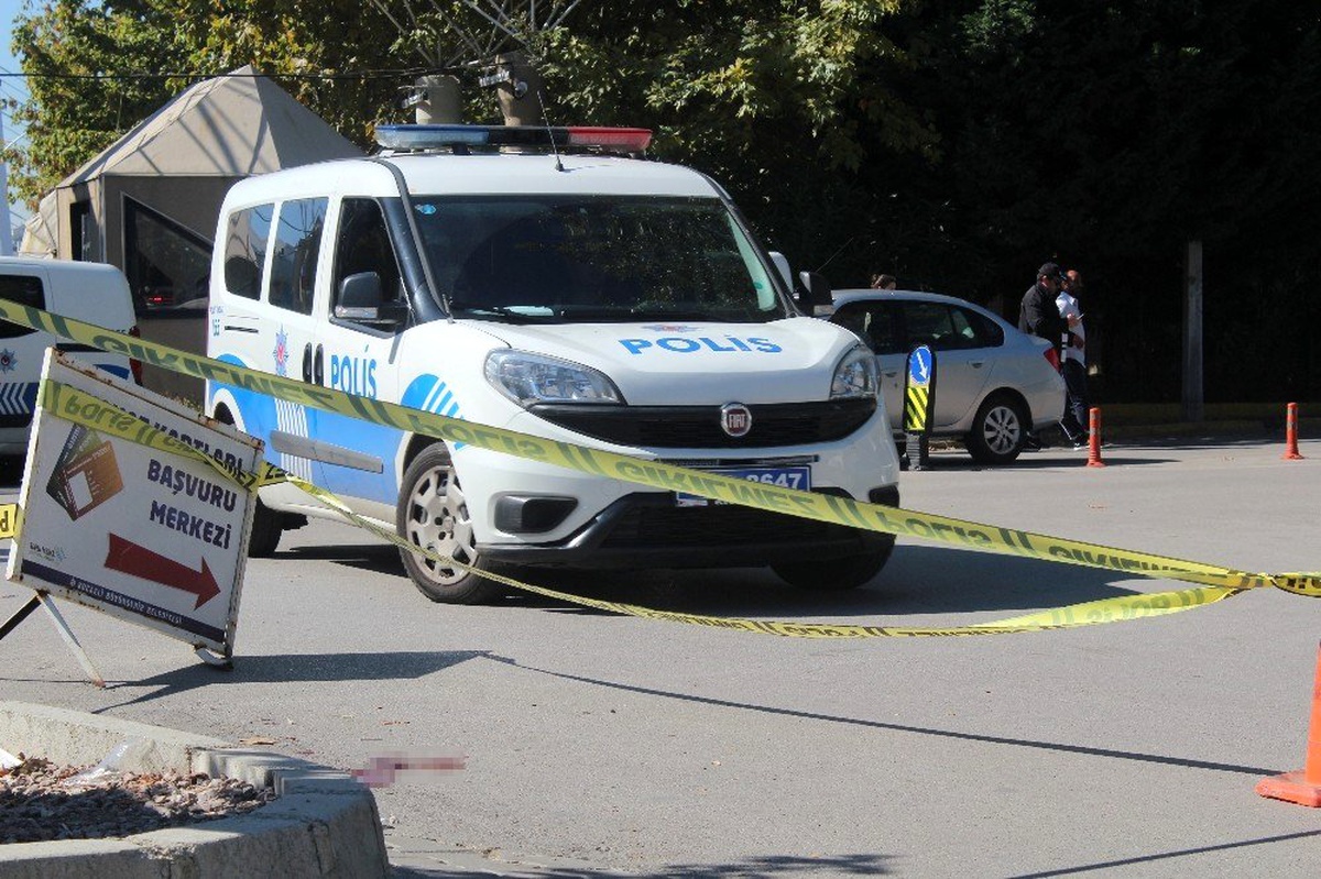 Alacak verecek meselesi yüzünden tartıştığı vatandaşı ayağından vurdu
