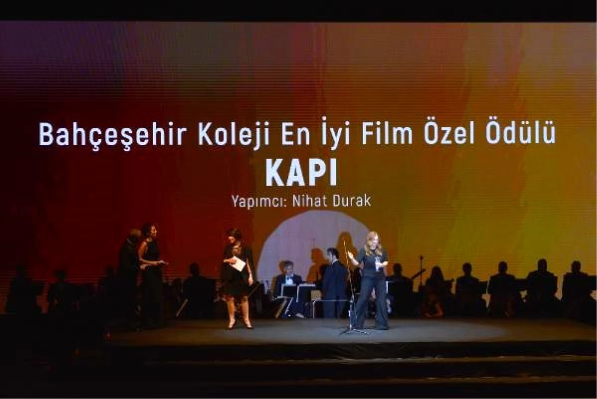 Altın koza\'da bu yıl \'bahçeşehir koleji en iyi film özel ödülü\' verildi