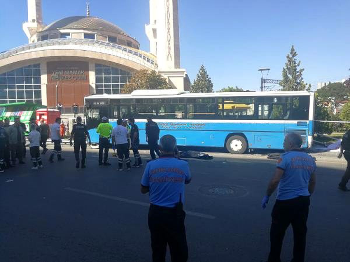 Ankara\'da halk otobüsü durağa girdi: 3 ölü (1)