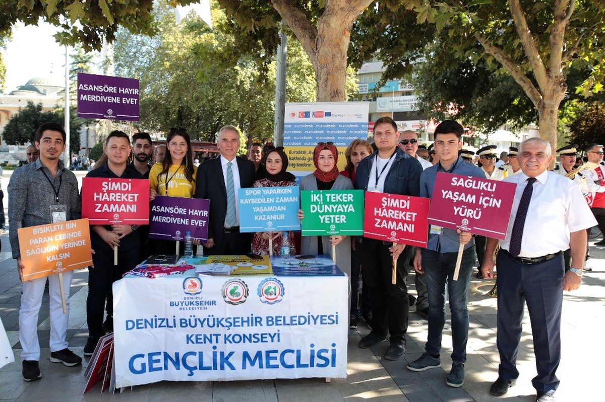 Başkan Zolan: "Gençler için tüm imkanları seferber etmeyi sürdüreceğiz"