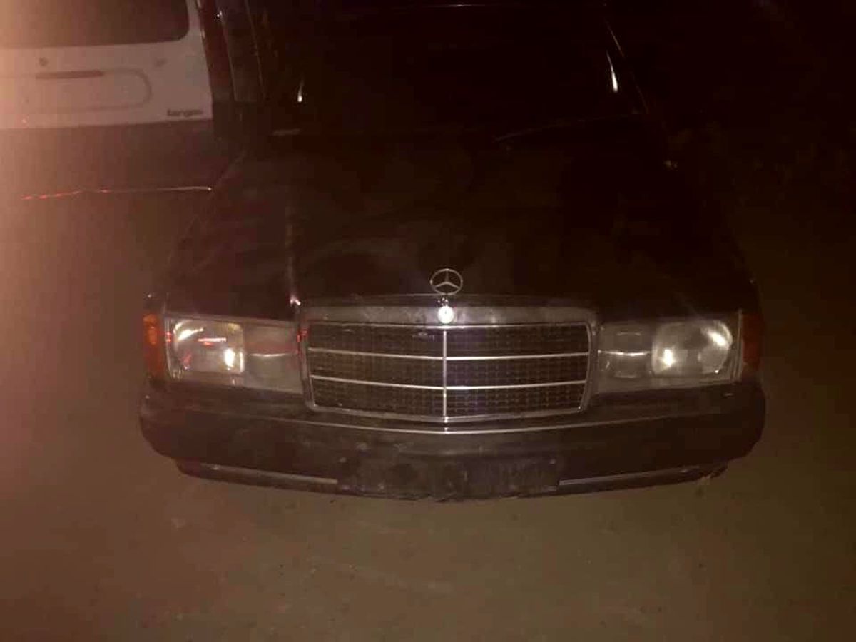 Çaldıkları arabanın üzerine not yazıp bıraktılar