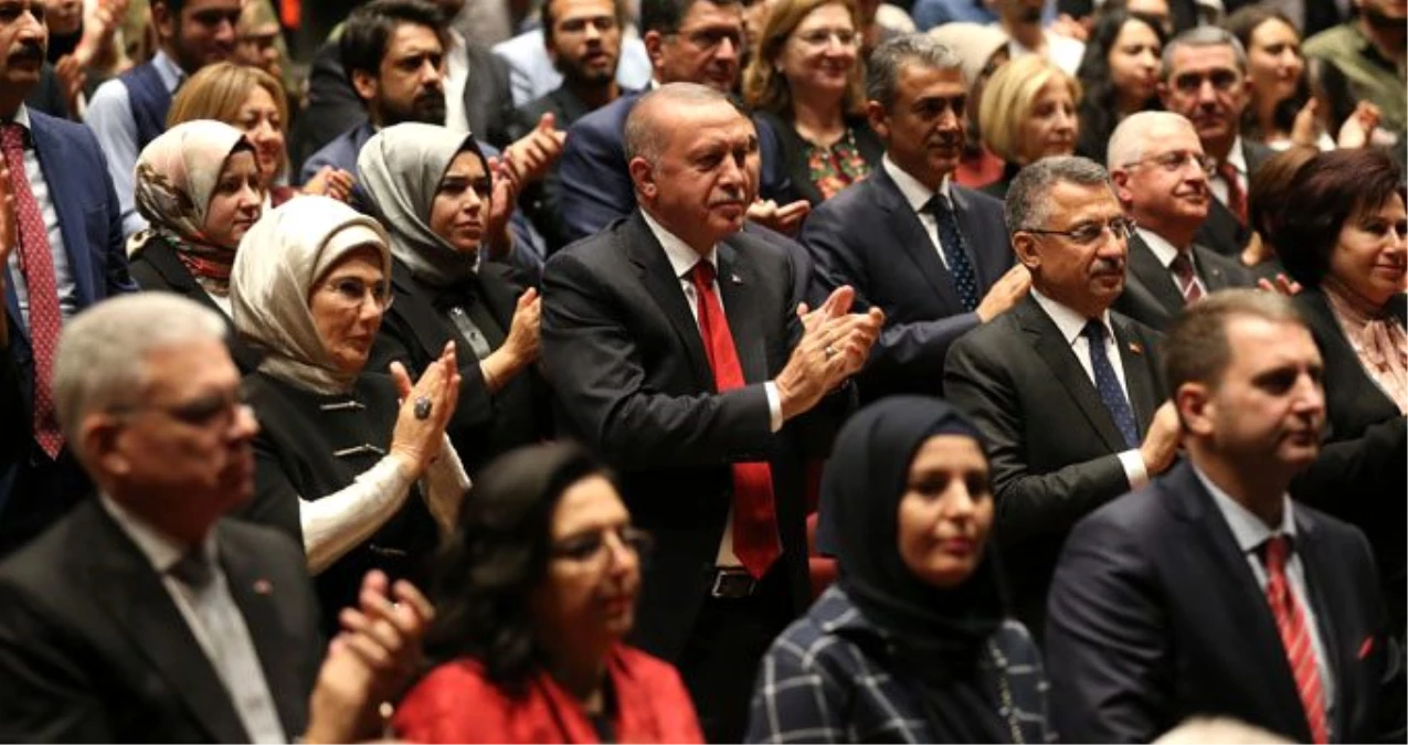 Cumhurbaşkanlığı Senfoni Orkestrası\'ndan yeni sezon açılışı! Erdoğan ayakta alkışladı