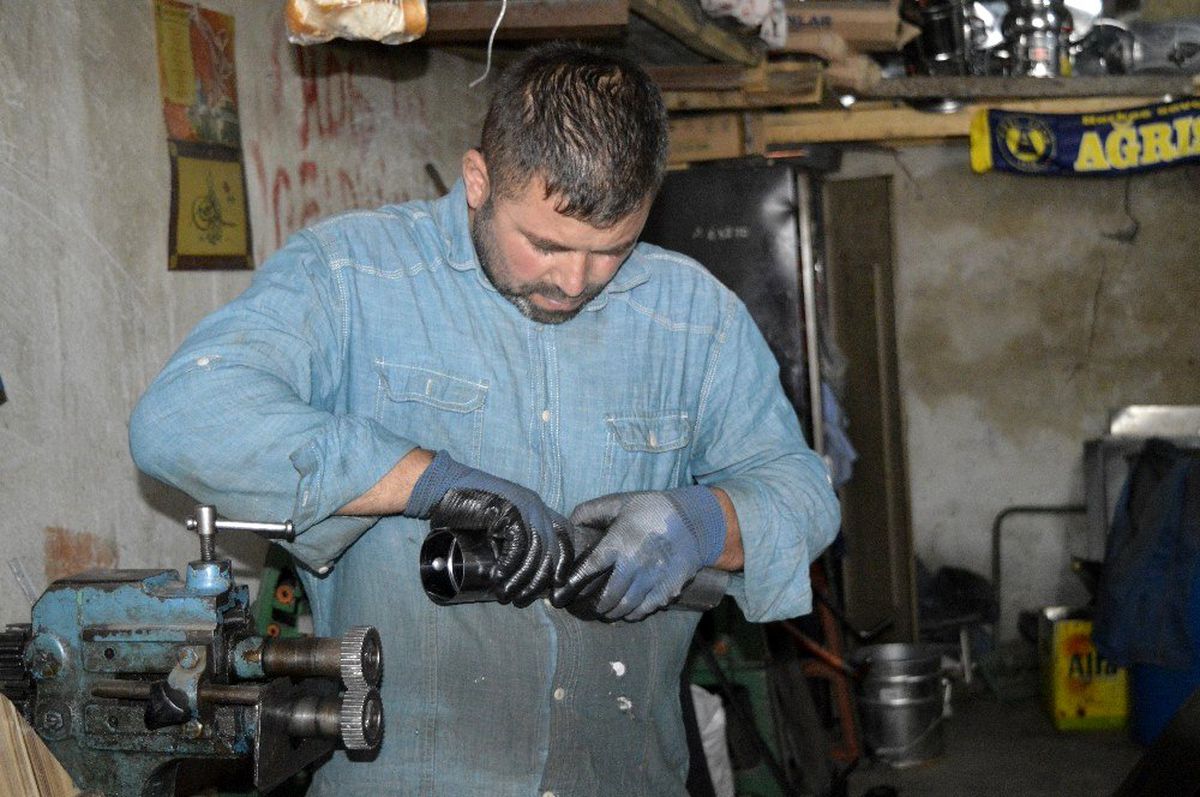 Doğu Anadolu Ağrı\'da üretilen sobalarla ısınıyor