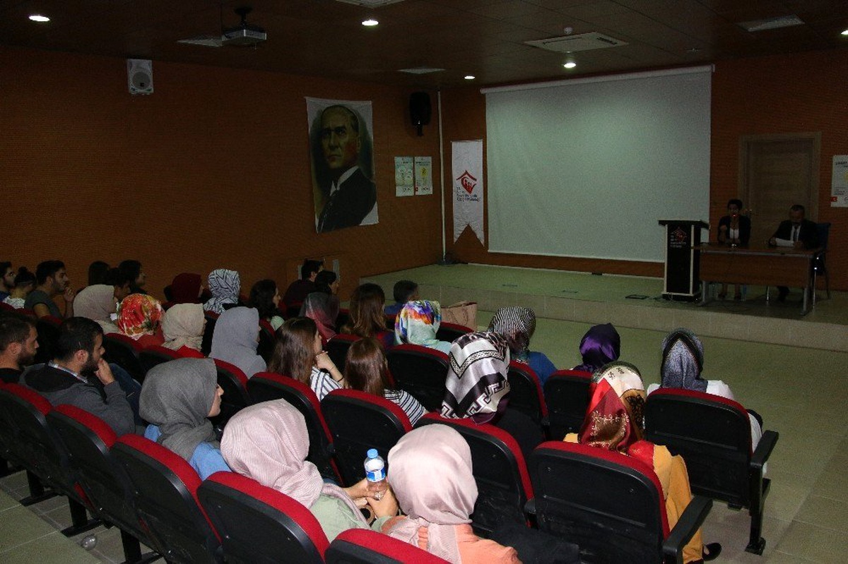 Elazığ\'da stajyer öğrencilere uyum toplantısı