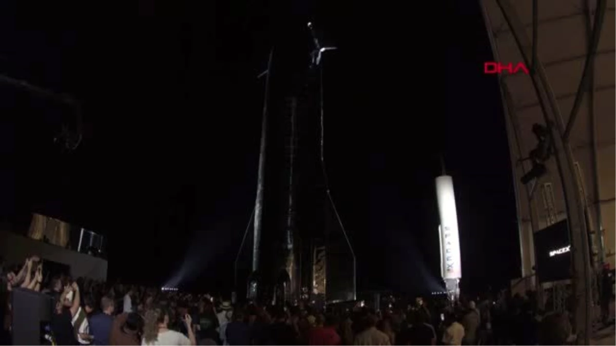Elon musk, spacex\'in yeni roketini tanıttı