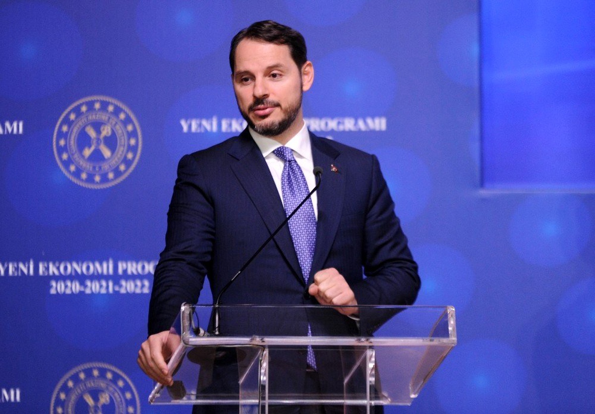 Hazine ve Maliye Bakanı Berat Albayrak, "Türkiye yeni bir ekonomik hedefe geçiyor.