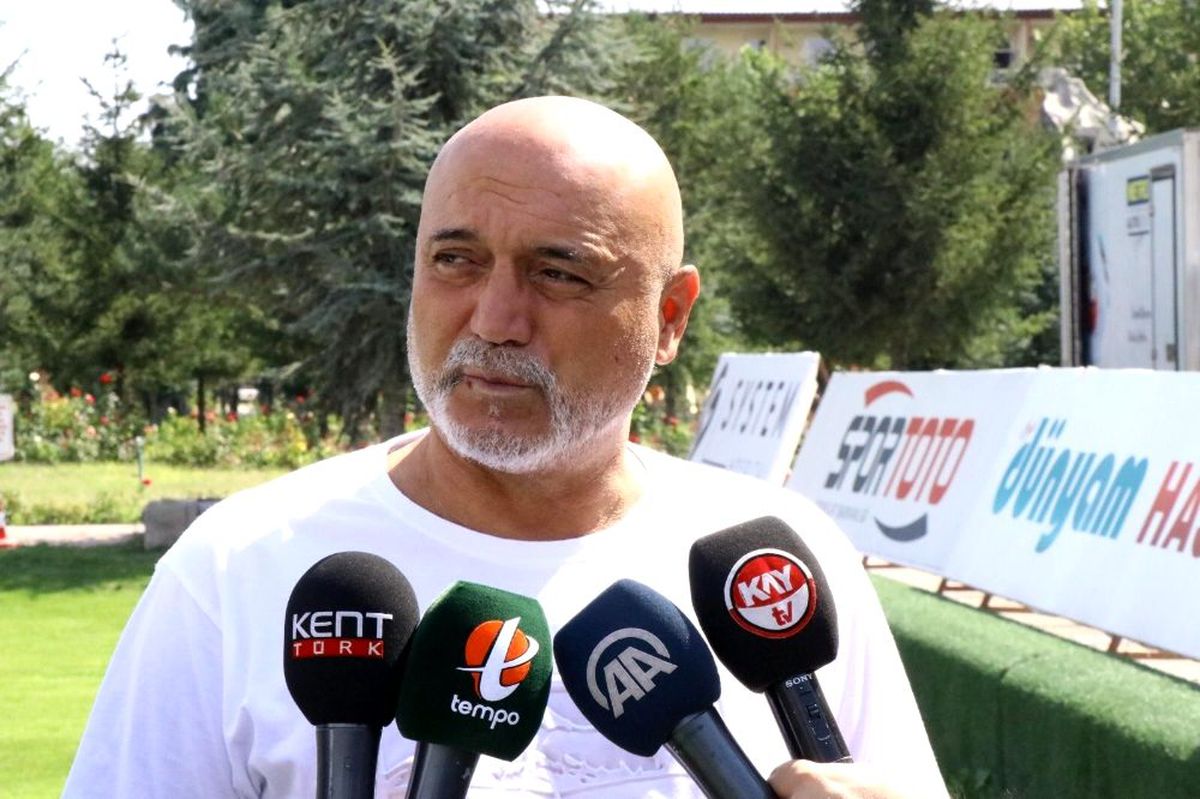 Hikmet Karaman istifa etti