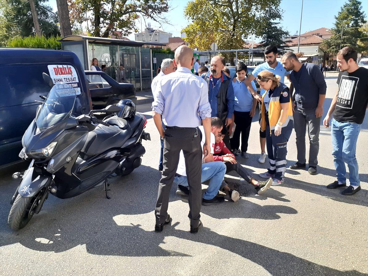 İnegöl\'de trafik kazaları: 2 yaralı