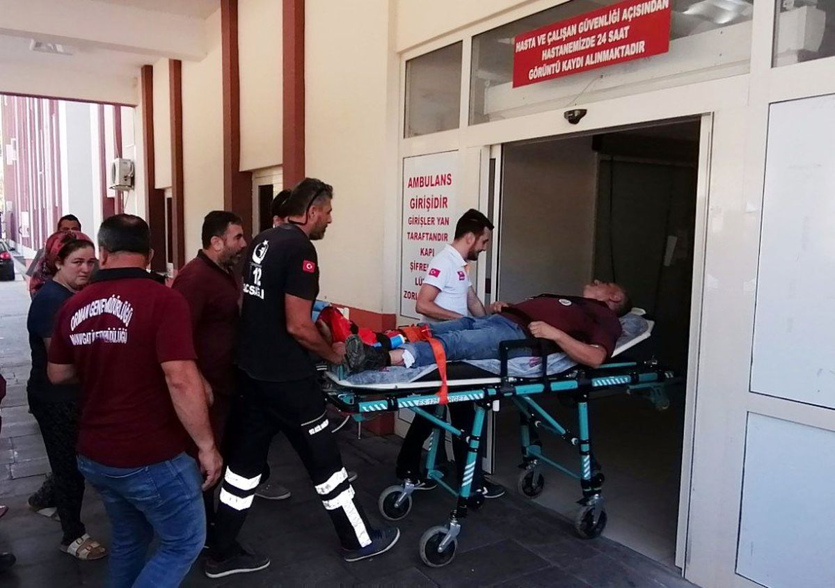 İş makinesinden düşen operatör yaralandı