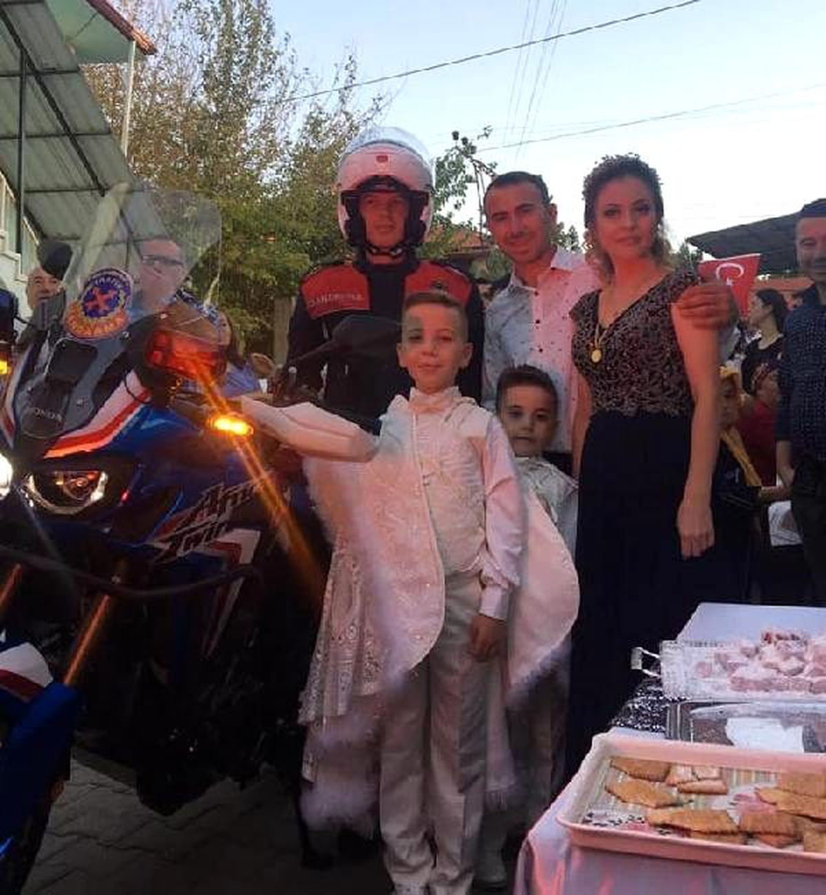 Jandarma motosikleti, sünnet aracı oldu