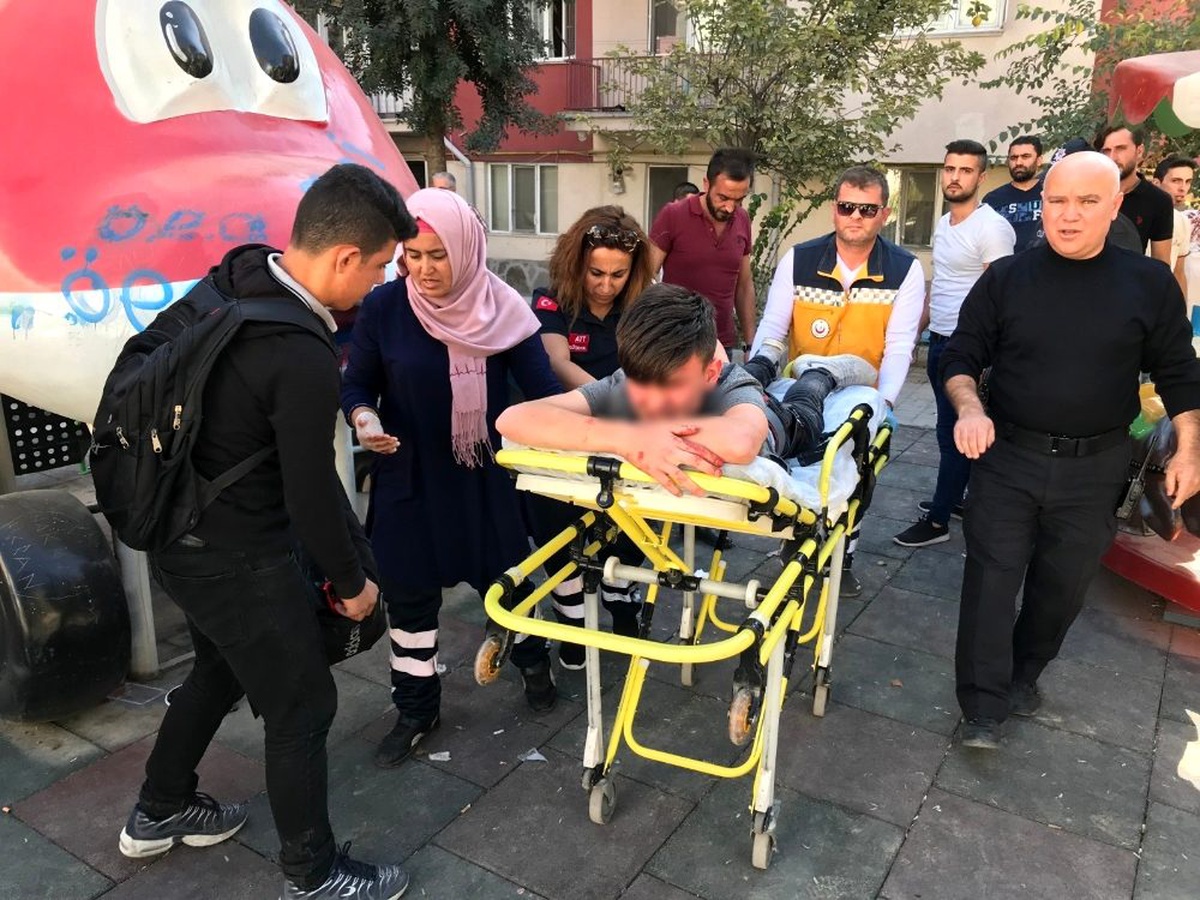 Kütahya\'da lise öğrencileri arasında bıçaklı kavga: 2 yaralı