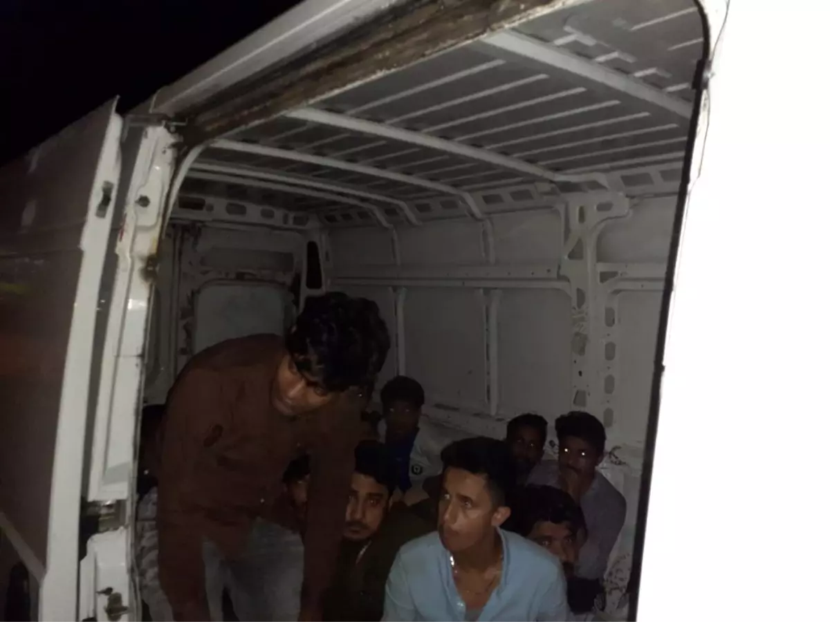 Milas\'ta 25 düzensiz göçmen yakalandı