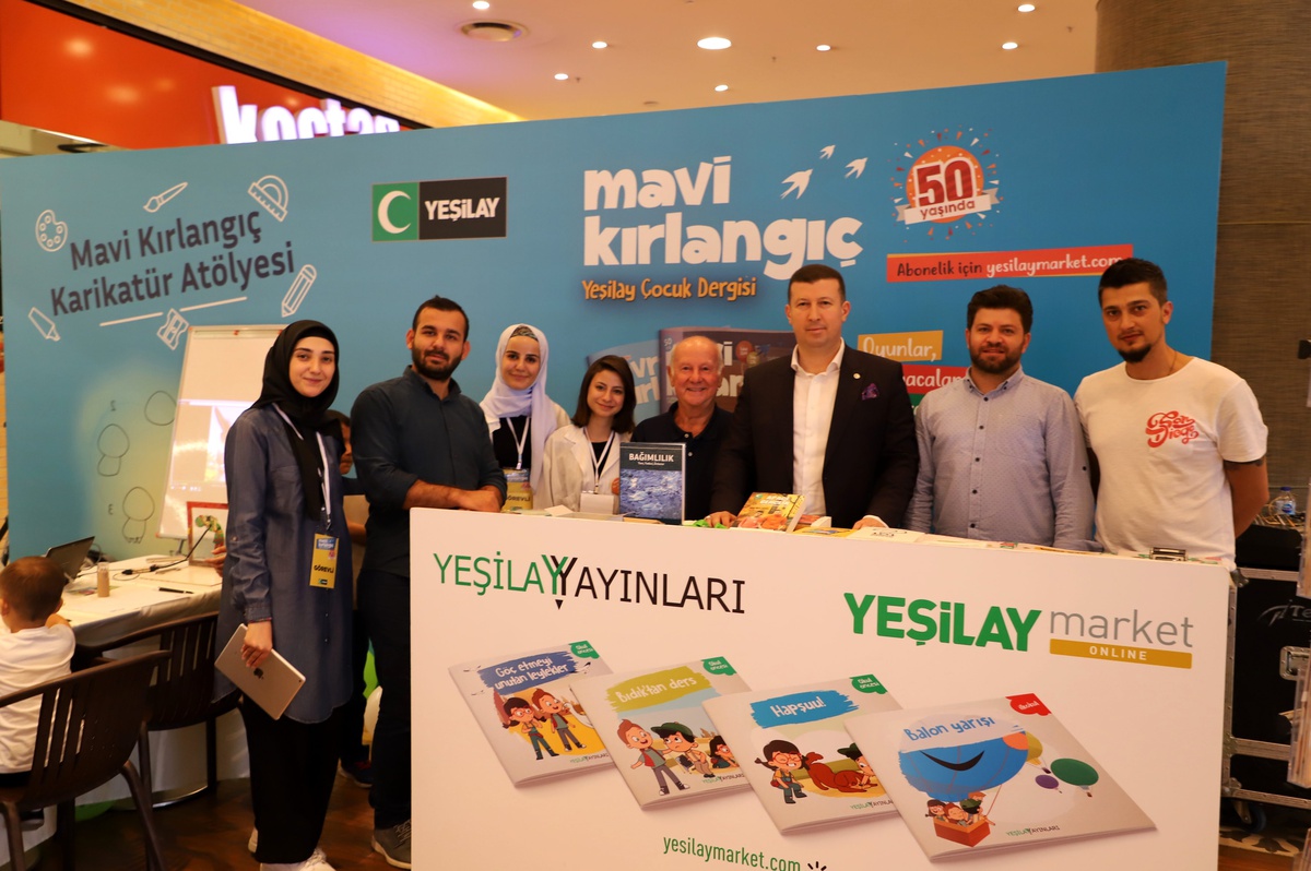 Minik dostlar, raşit yakalı ile karikatür çizdi