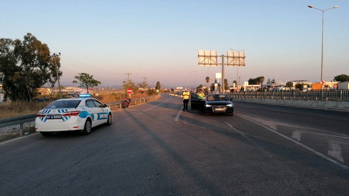 Motosiklet ile otomobil çarpıştı: 2 yaralı