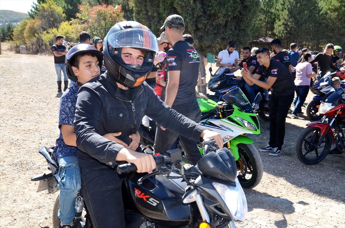 Özel öğrencilere motosikletlerle tur attırdılar