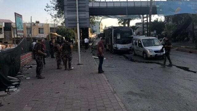 Adana’da polis aracına saldırı düzenleyen teröristlerin kimliği