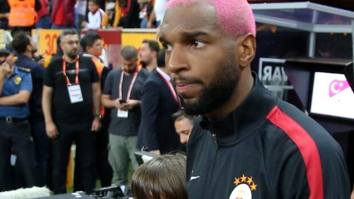 Ryan Babel\'e kulübe yolu göründü