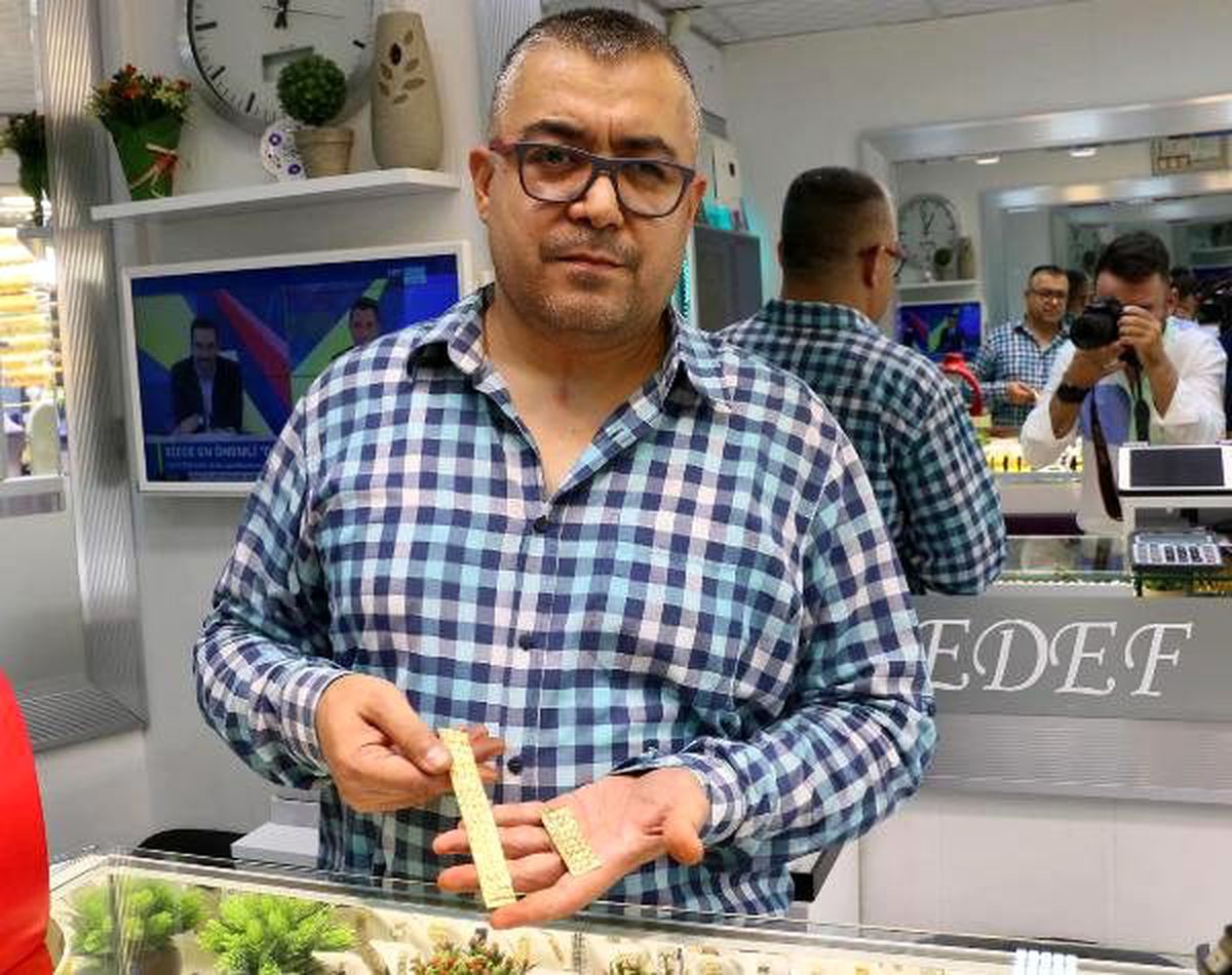 Sahte bilezikle dolandırıcılık kamerada