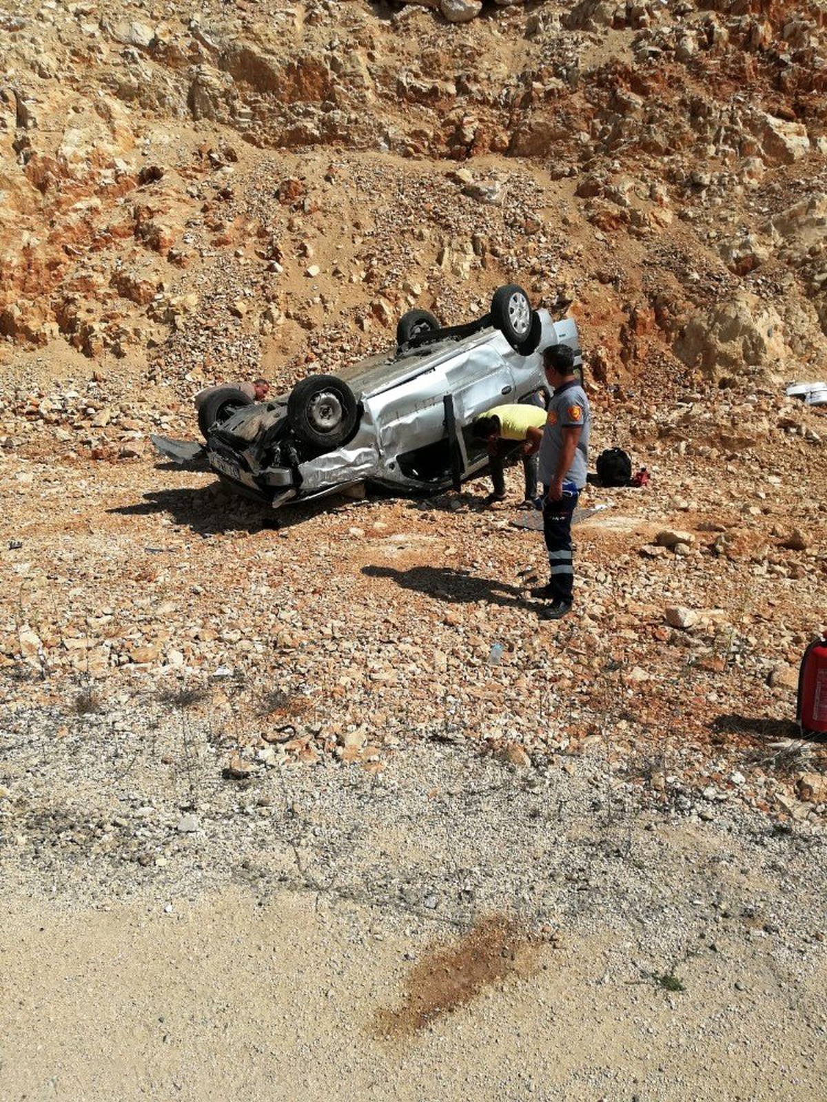 Takla atan otomobilin sürücüsü yaralandı
