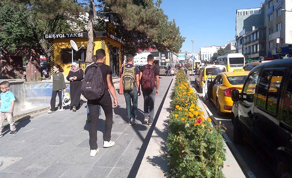 Taksiciler yeni duraklarından memnun