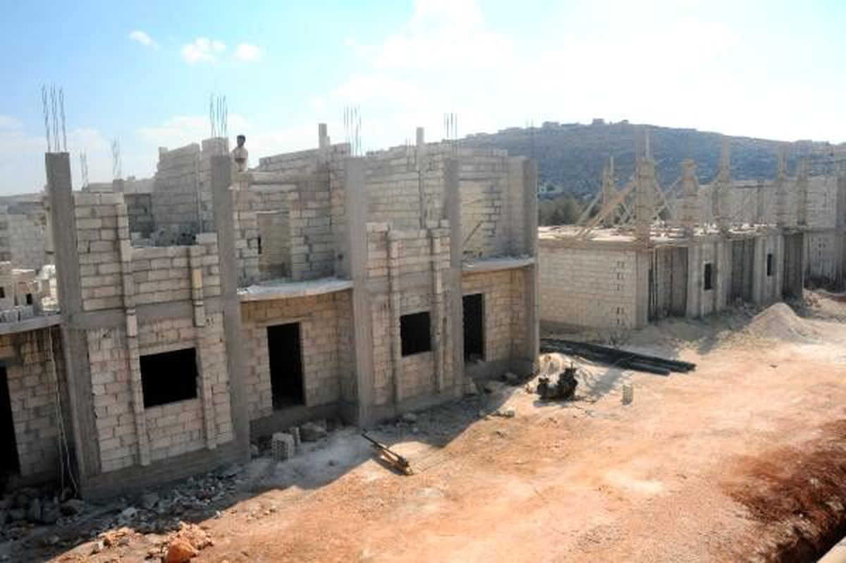 Tdv\'den idlib\'de yetim ve engellilere 100 konutlu yaşam merkezi