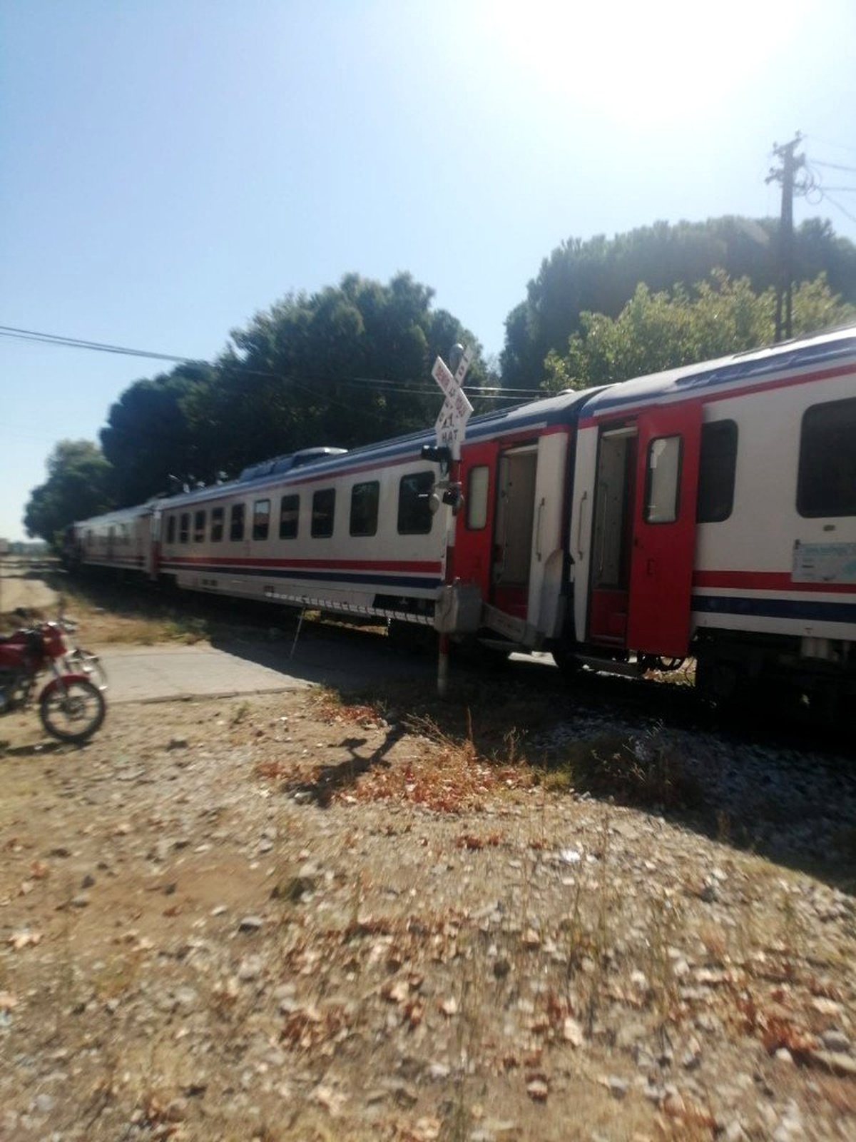 Trenin çarptığı zihinsel engelli hayatını kaybetti