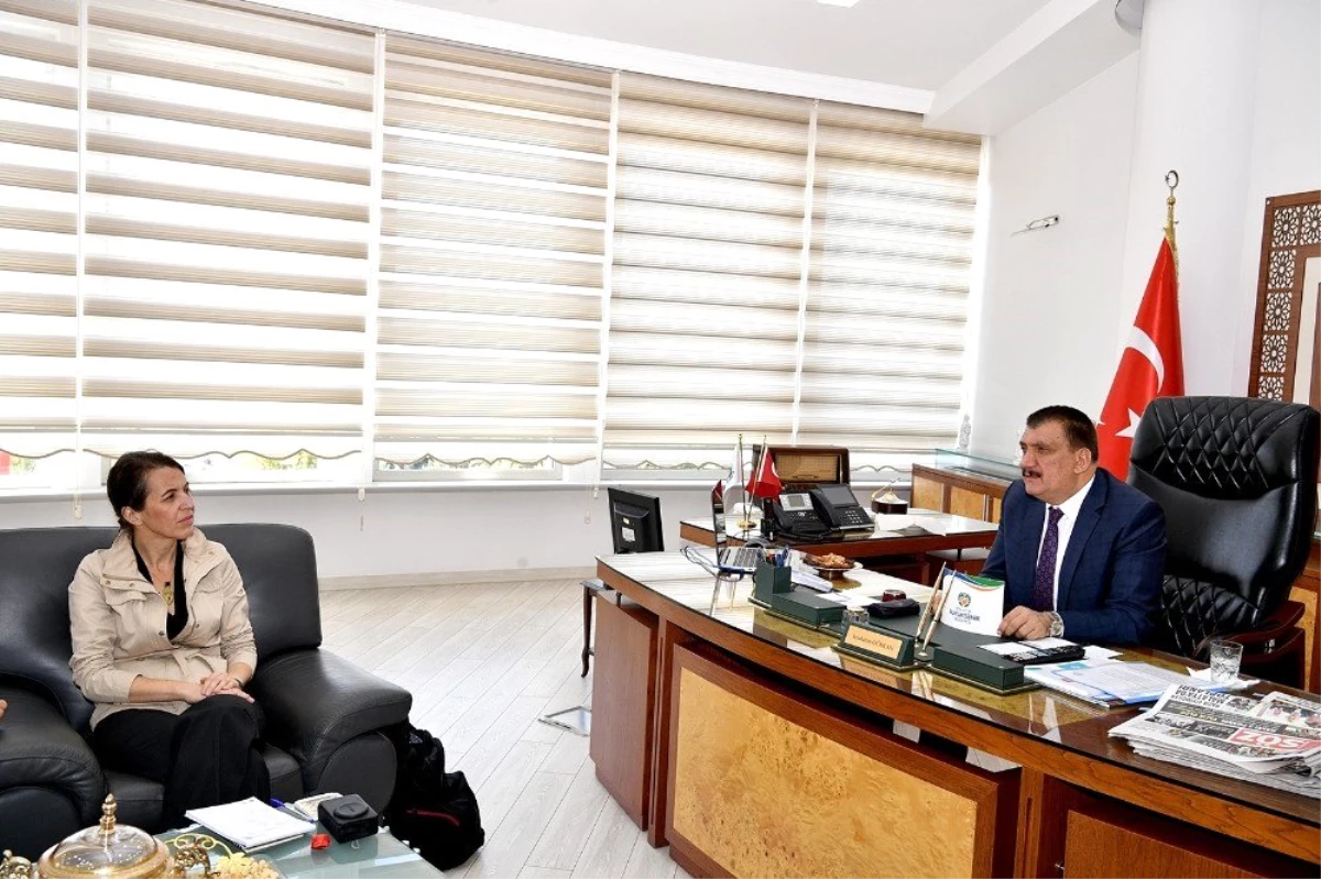 Uluslararası Anıtlar ve Sitler konseyi heyeti Başkan Gürkan\'ı ziyaret etti