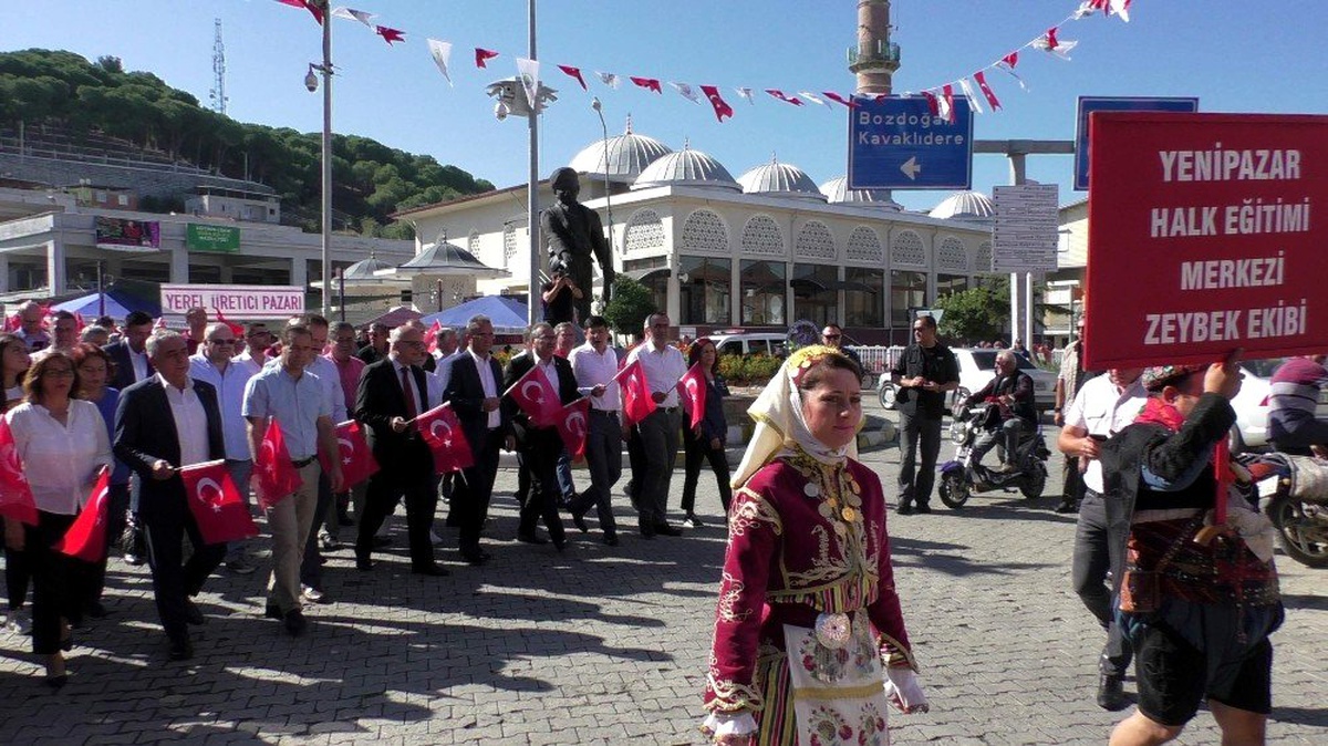 Yenipazar\'da \'Gastronomi ve Pide Şenliği\' renkli görüntülere sahne oldu