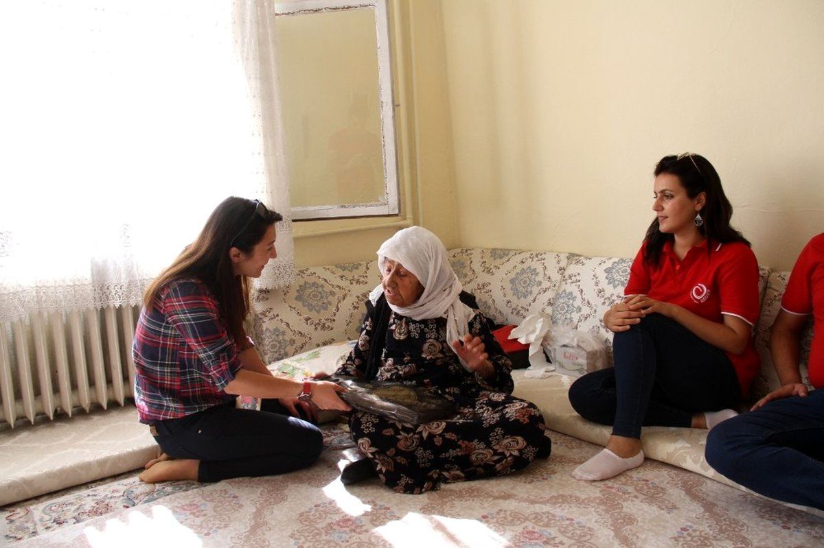 1 Ekim Dünya Yaşlılar Günü