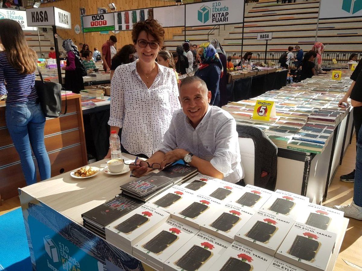10 Burda AVM, Cevat Turan\'ı okurları ile buluşturdu