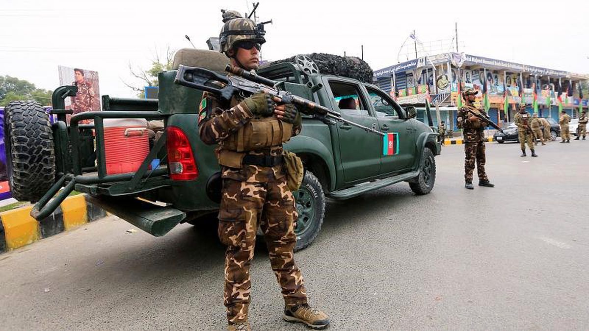 Afganistan\'da Taliban karakola saldırdı: 11 polis hayatını kaybetti