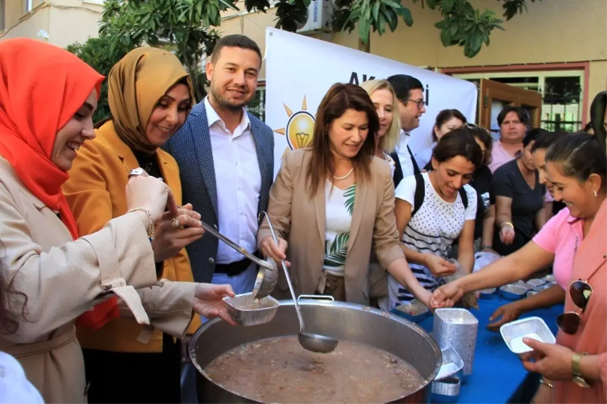 AK Parti Milas İlçe Kadın Kolları aşure etkinliği düzenledi