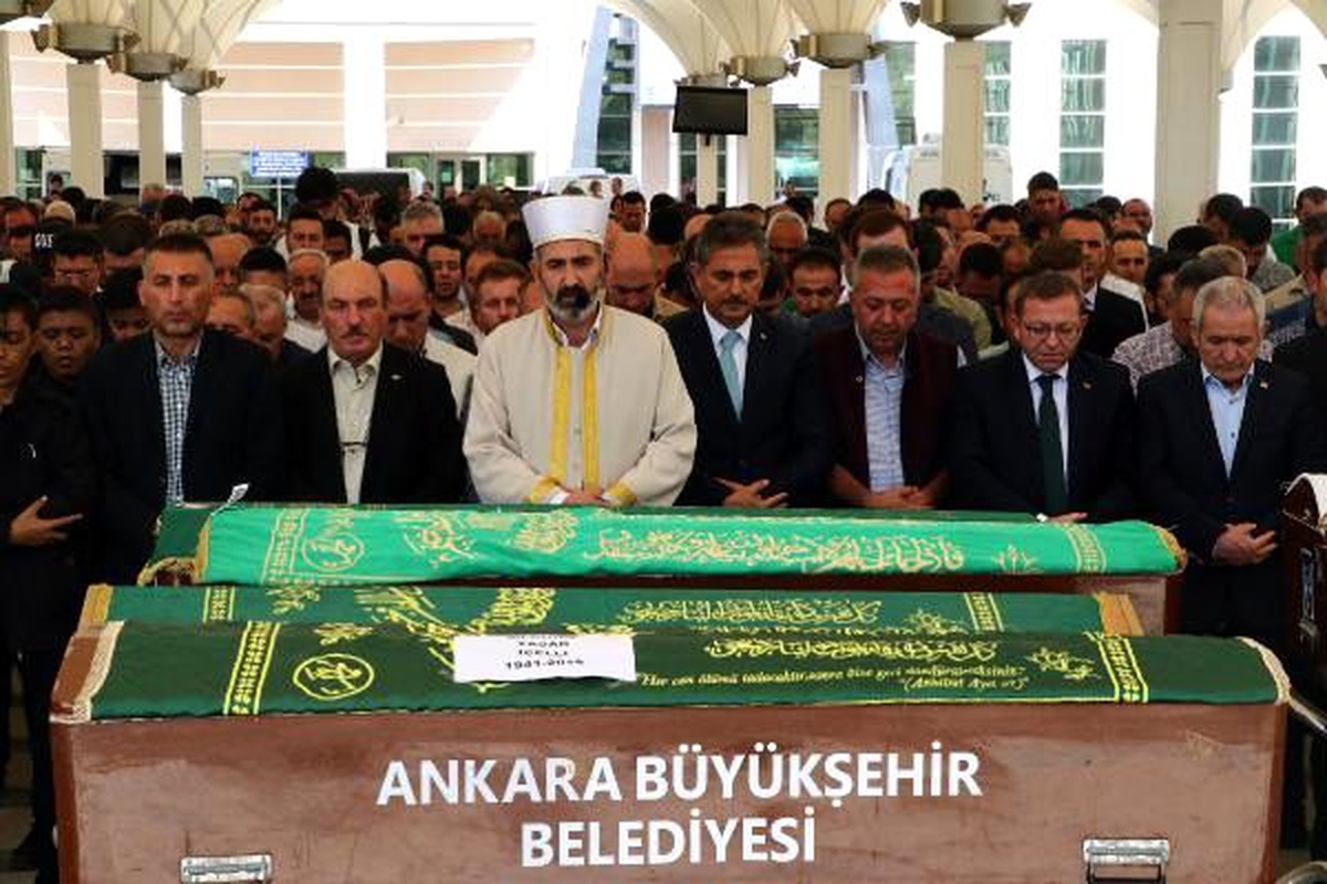Ankara\'daki otobüs kazasında ölenler toprağa verildi