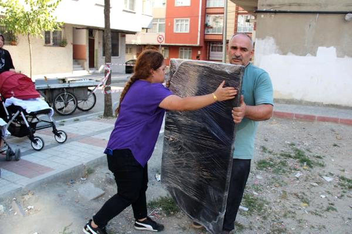 Bağcılar\'da 5 katlı bina tahliye edildi