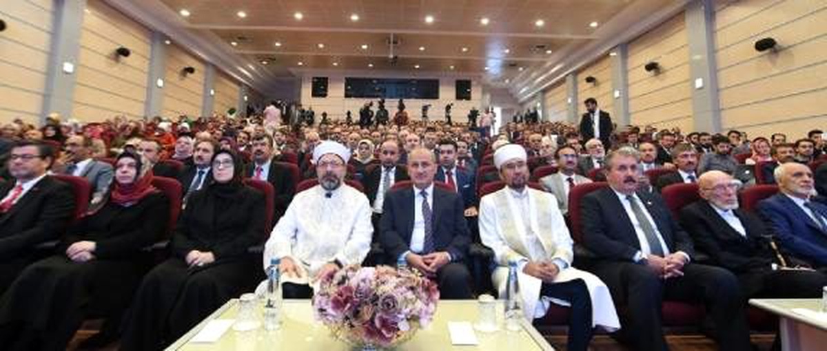 Bakan turhan: camiler müslümanların hayat bulduğu kutlu yerlerdir
