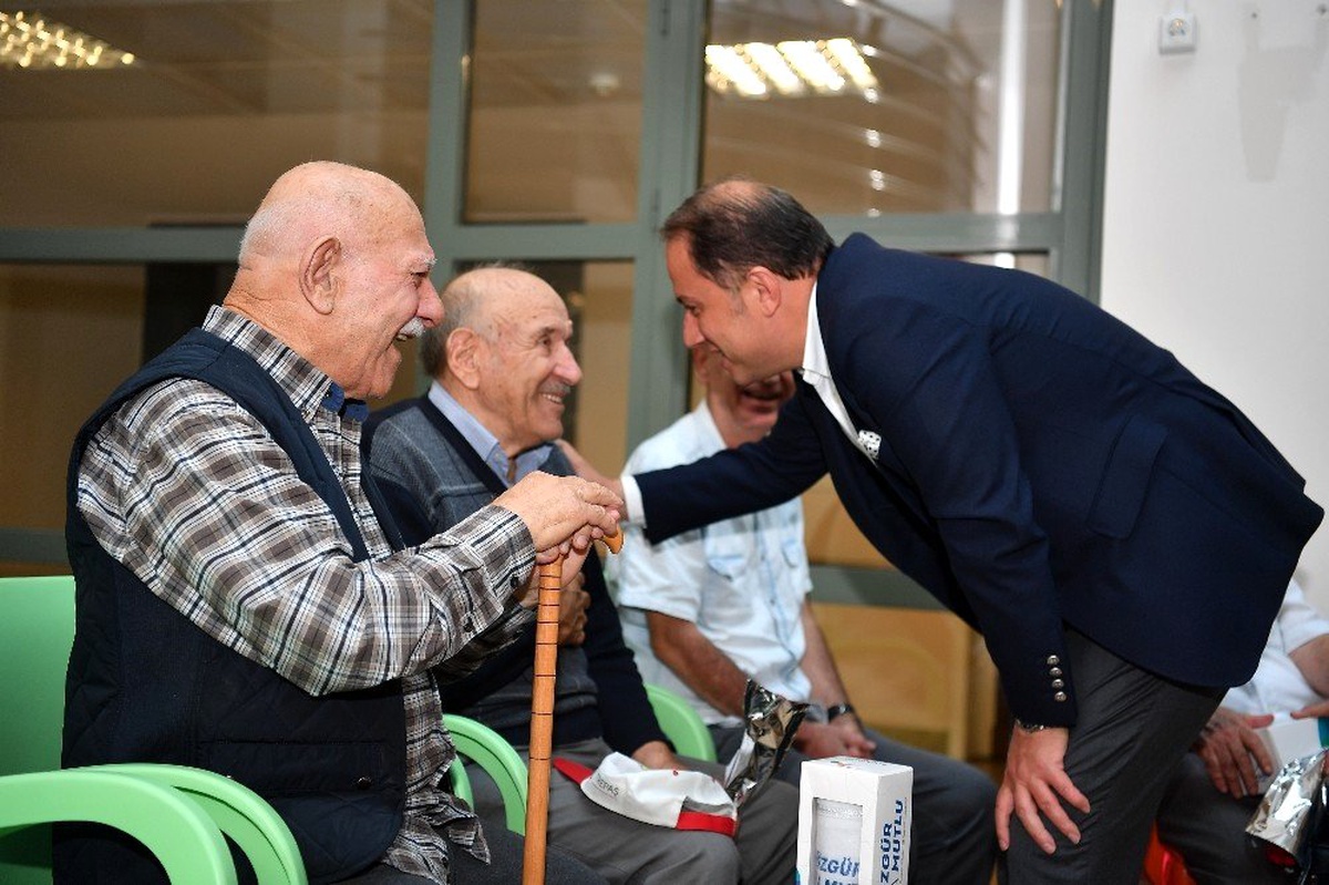 Beylikdüzü Belediyesinden huzurevlerine sevgi dolu ziyaret